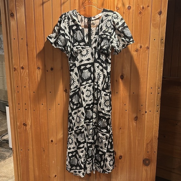 Lisa Says Gah Dresses & Skirts - LISA SAYS GAH Grace sun and shell midi dress